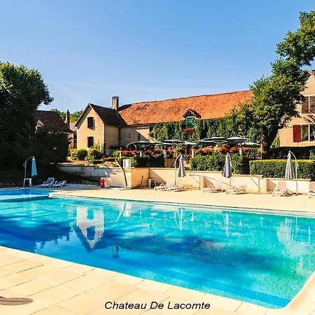 Campsite Chateau De Lacomte Country Club