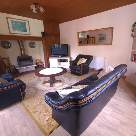 Chateau De Lacomte Country Club *